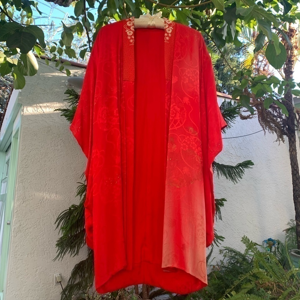 Vtg Kimono Handcrafted Daisy Floral Embroidery | Red Jacquard Print | One Size